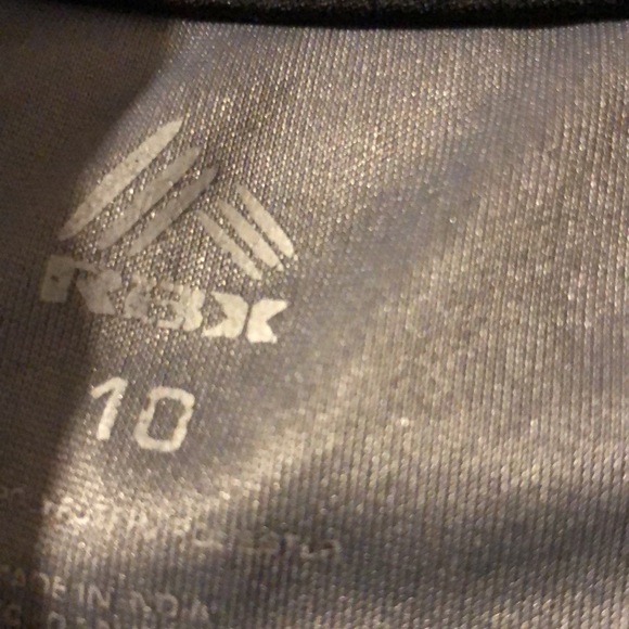 BOYS ADIDAS AND NIKE COMBAT COMPRESSION LOT OF 2 SLEEVELESS ATHLETIC SHIRTS - Picture 3 of 5